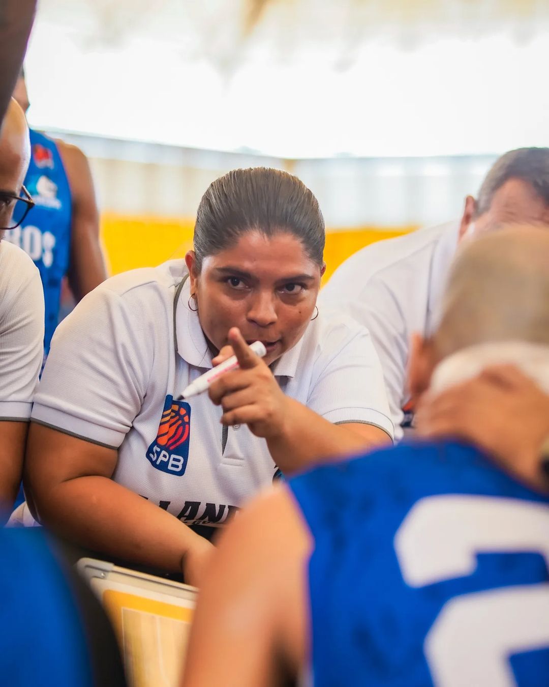 Luz Marina en su primer partido como coach