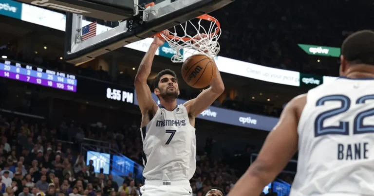 Santi Aldama encabezó la victoria de Memphis ante el Utah Jazz